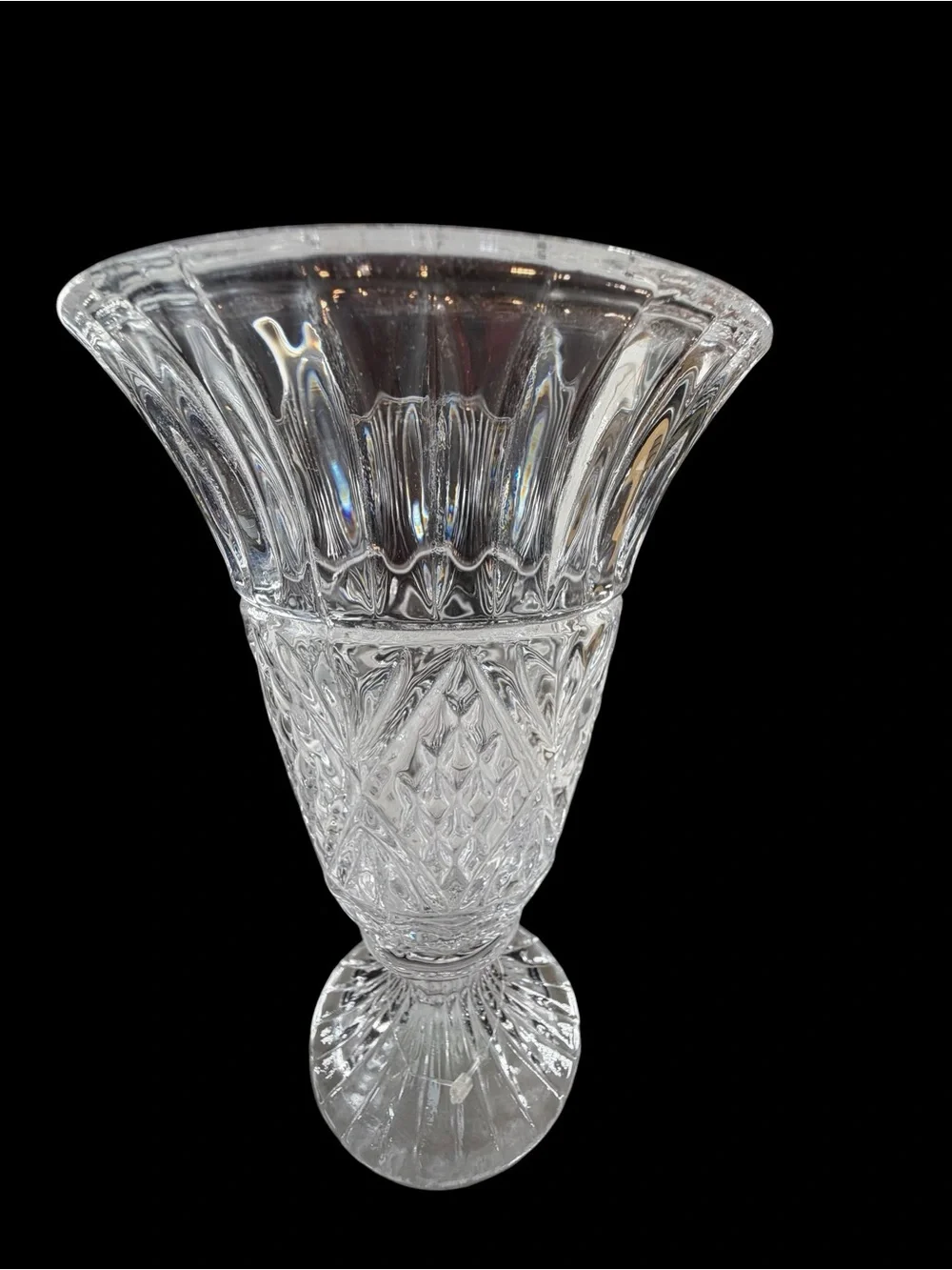 Elegant Clear Cut Glass Vase - Decorative Crystal-Style Accent